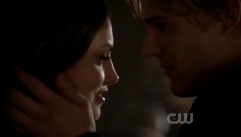 VampireDiariesWorld-dot-org_TheSecretCircle-S01E22-1900.jpg
