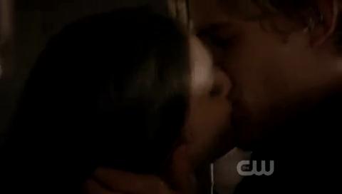 VampireDiariesWorld-dot-org_TheSecretCircle-S01E22-1901.jpg