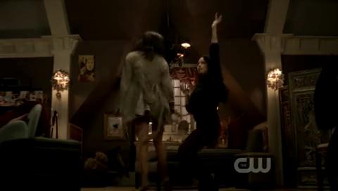 VampireDiariesWorld-dot-org_TheSecretCircle-S01E22-1938.jpg