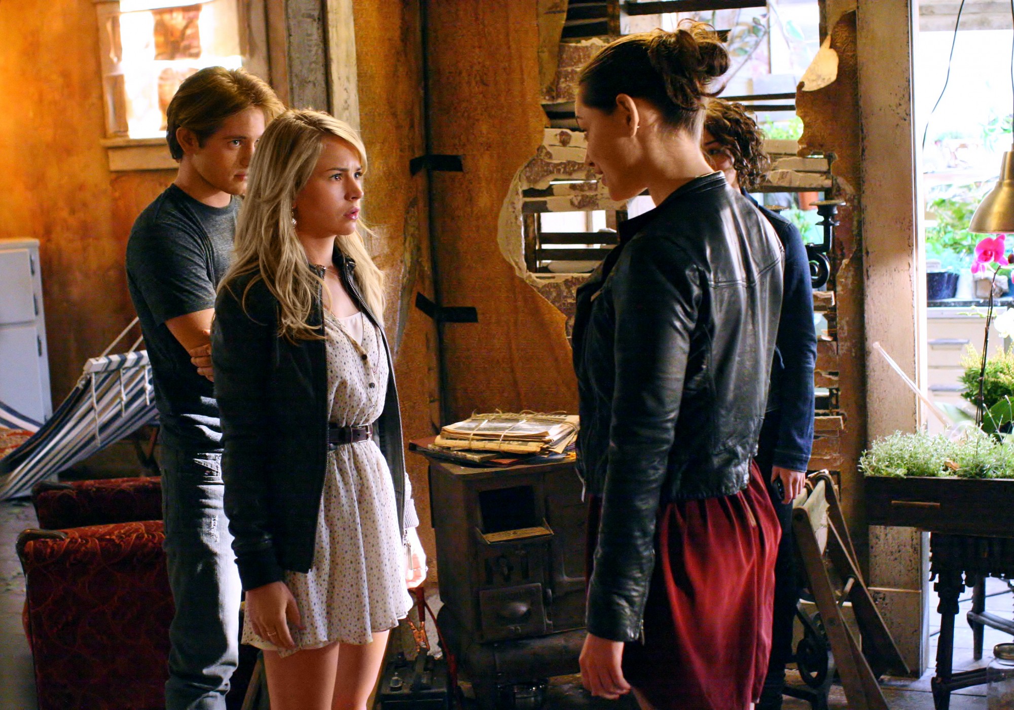 1x01-002.jpg
