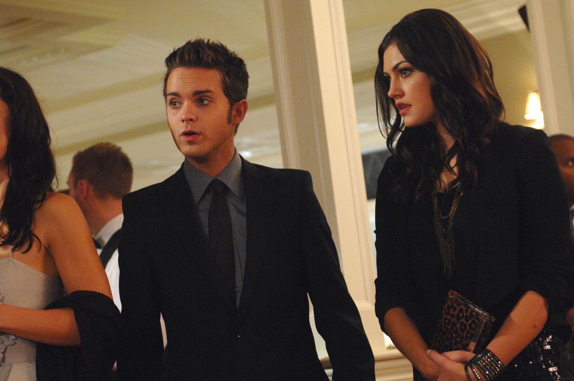 1x09-002.jpg