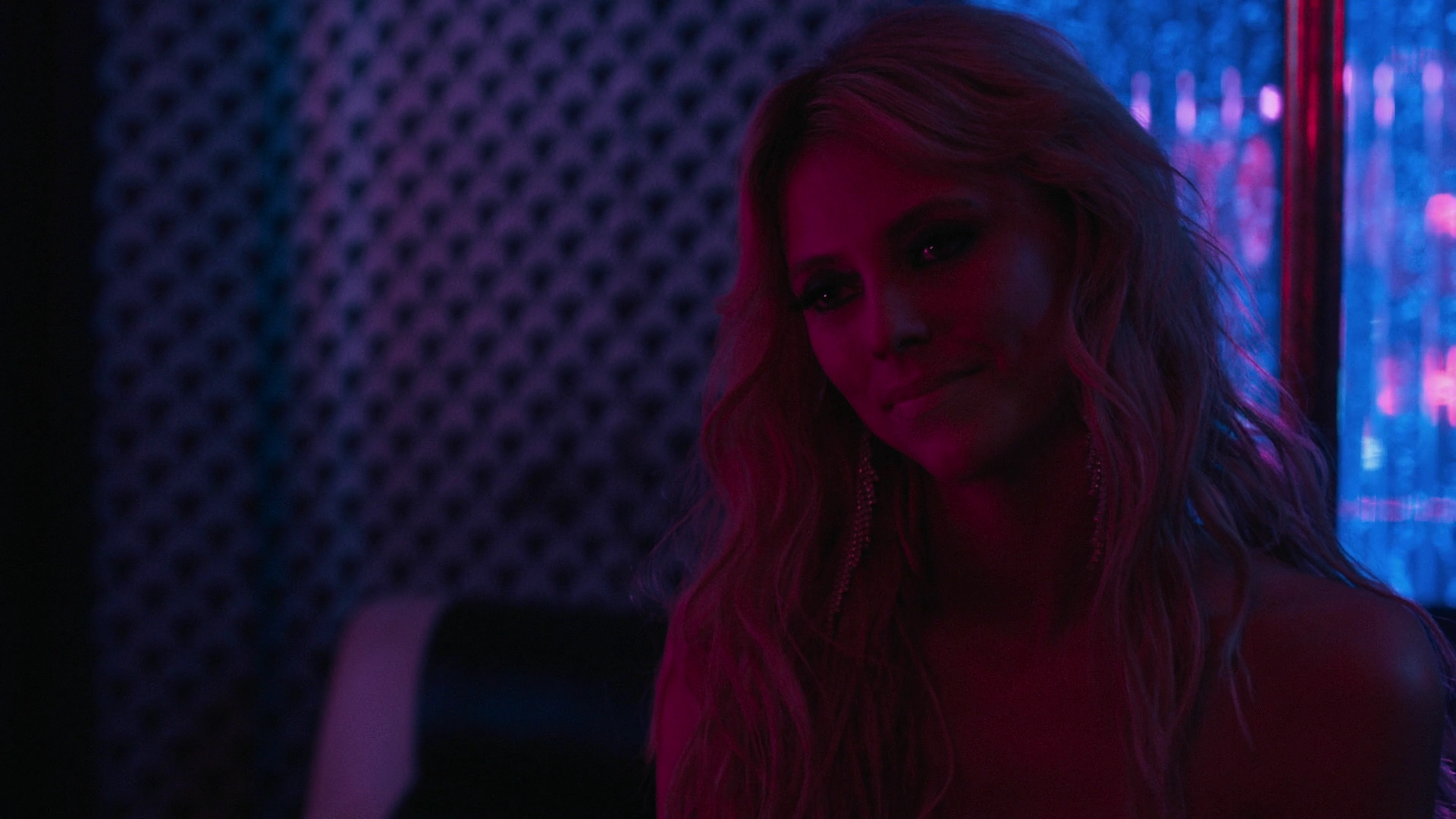 VampireDiariesWorld-dot-nl_Hightown1x01-1975.jpg VampireDiariesWorld-dot-nl_Hightown1x01-1975.jpg