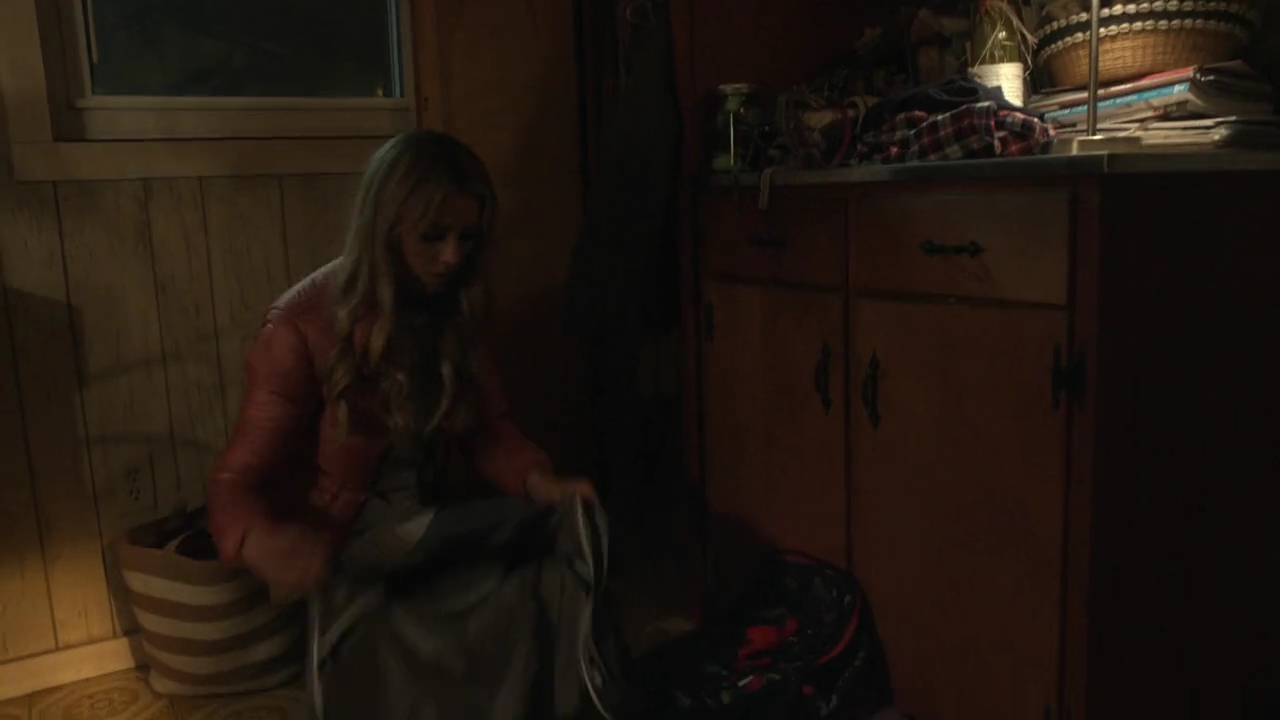 VampireDiariesWorld-dot-nl_Hightown2x10-2802.jpg