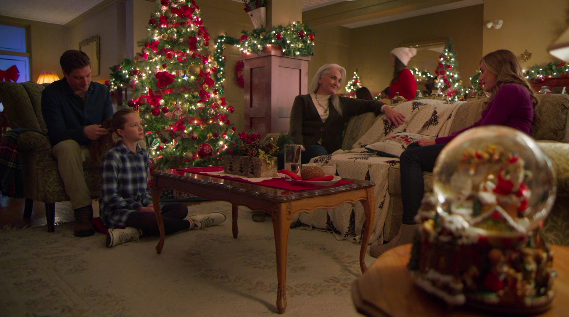 VampireDiariesWorld-dot-nl_AChristmasStar1011.jpg