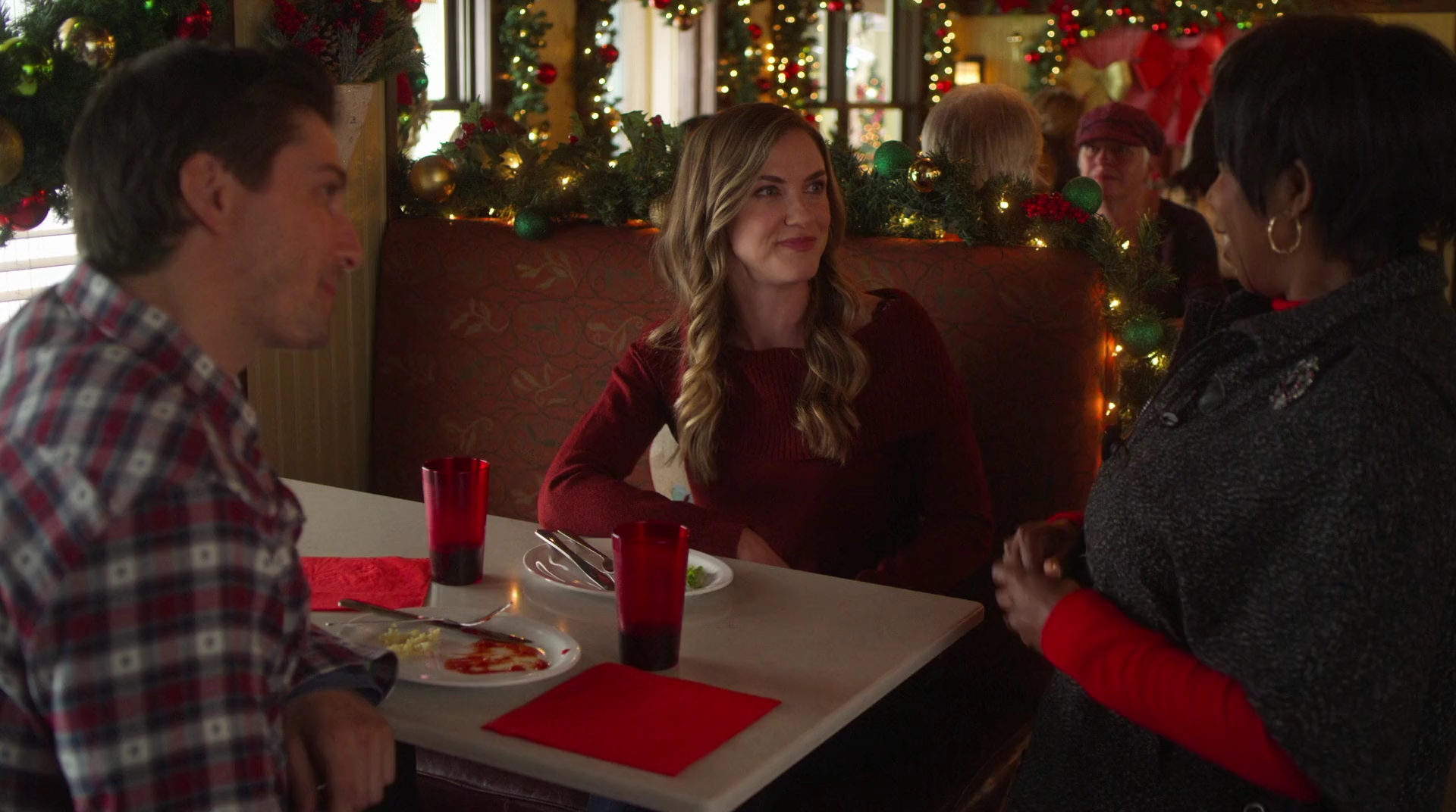 VampireDiariesWorld-dot-nl_AChristmasStar1248.jpg