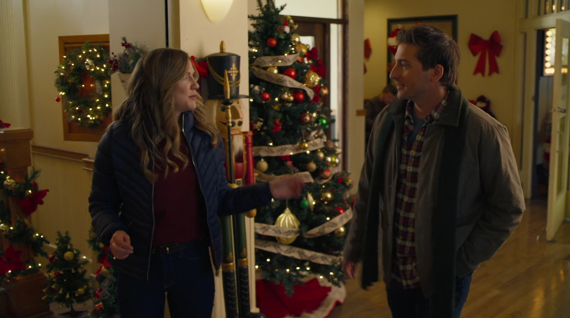 VampireDiariesWorld-dot-nl_AChristmasStar1432.jpg