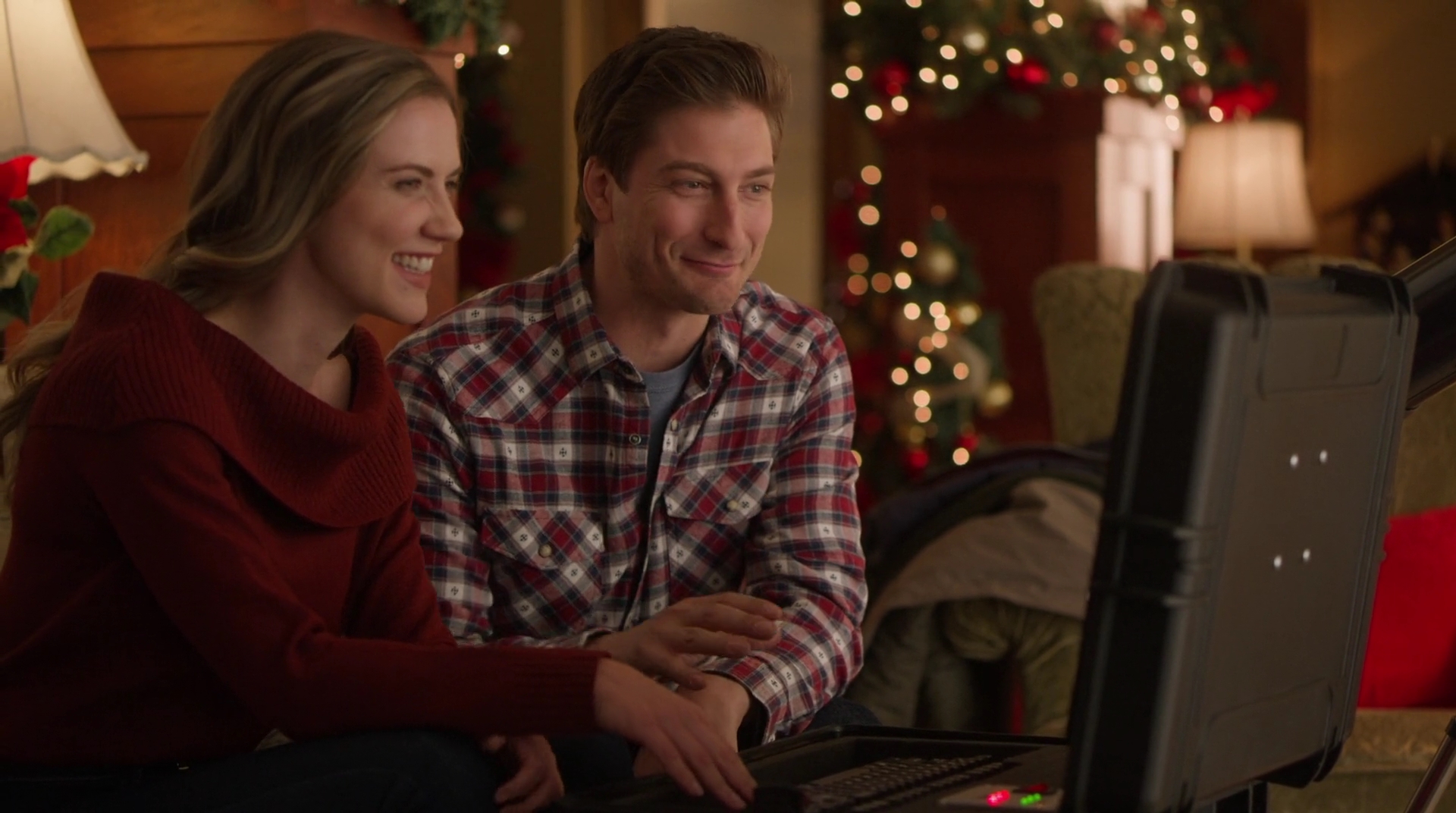 VampireDiariesWorld-dot-nl_AChristmasStar1505.jpg