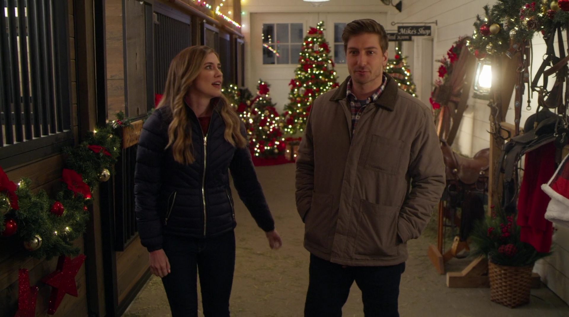 VampireDiariesWorld-dot-nl_AChristmasStar1812.jpg