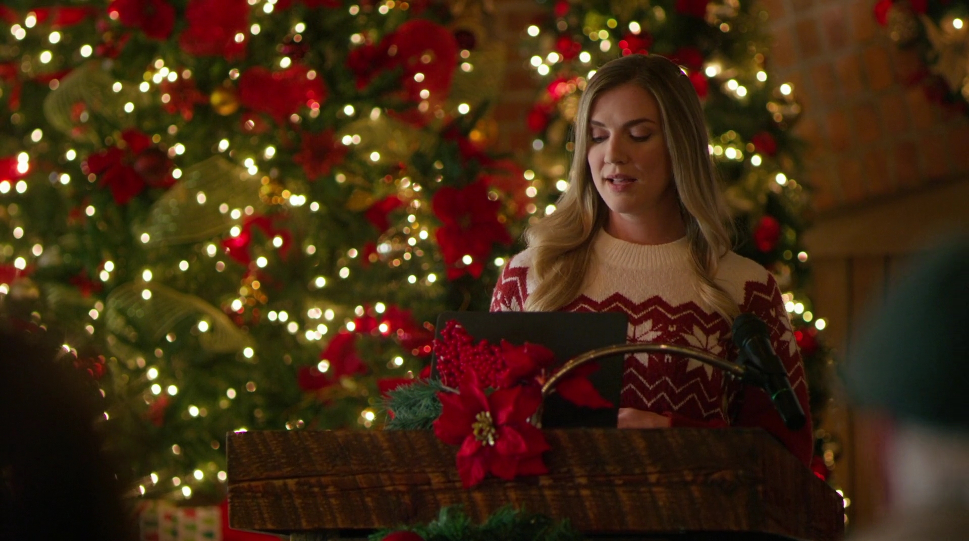 VampireDiariesWorld-dot-nl_AChristmasStar3518.jpg