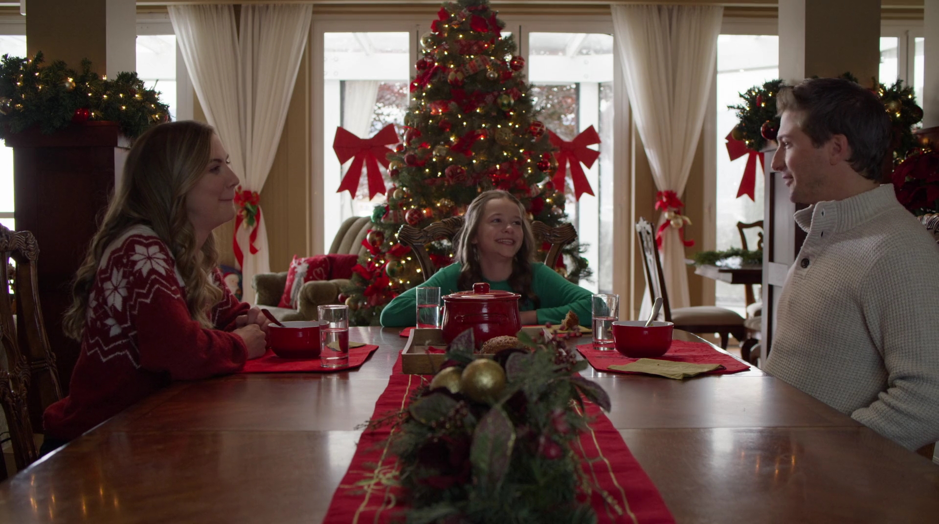 VampireDiariesWorld-dot-nl_AChristmasStar3706.jpg