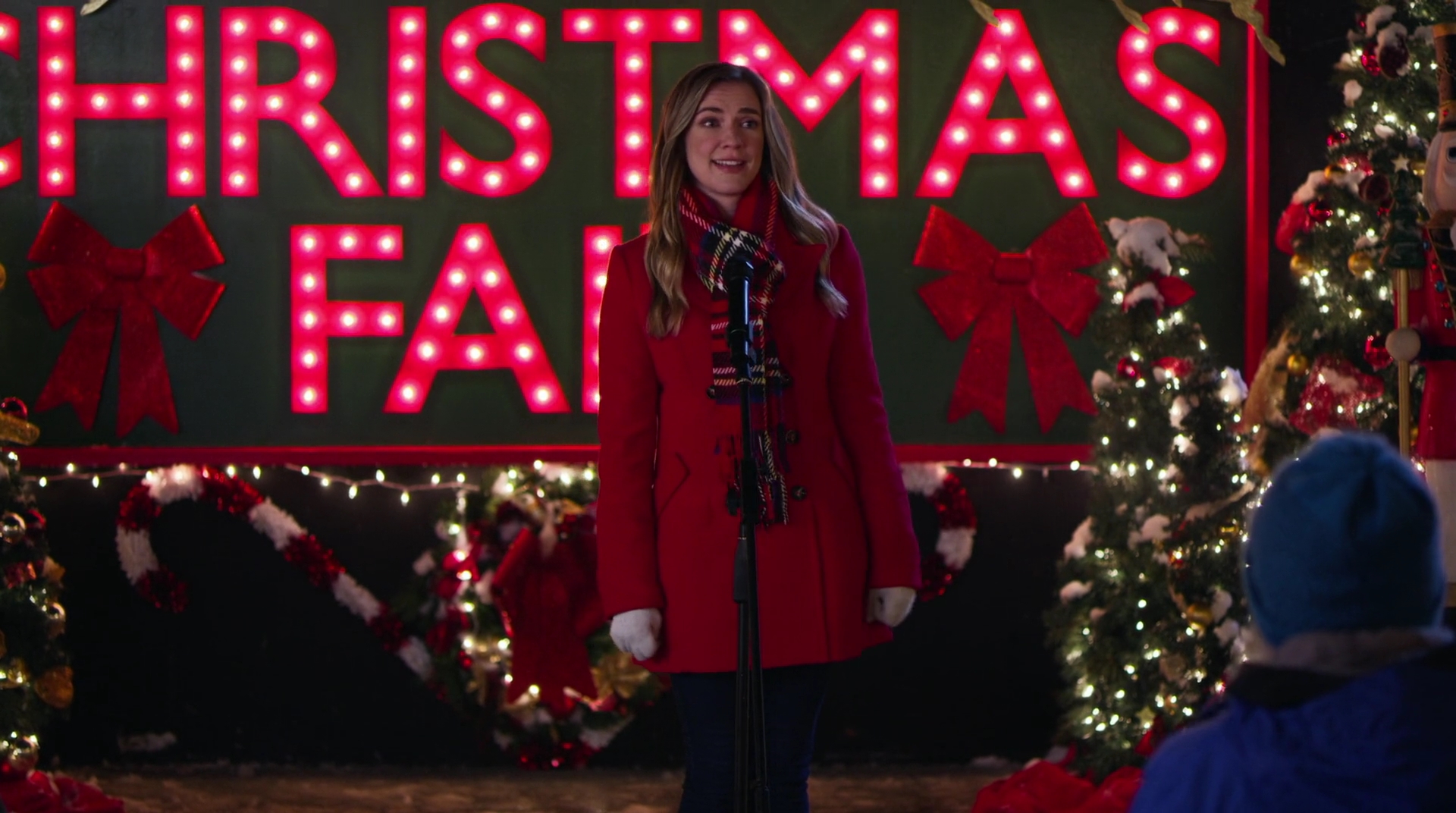 VampireDiariesWorld-dot-nl_AChristmasStar4464.jpg