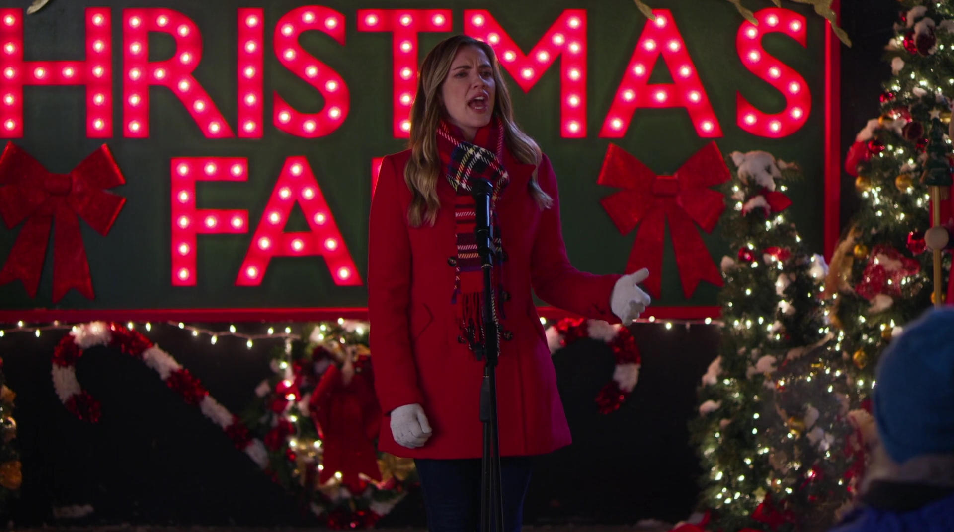 VampireDiariesWorld-dot-nl_AChristmasStar4476.jpg