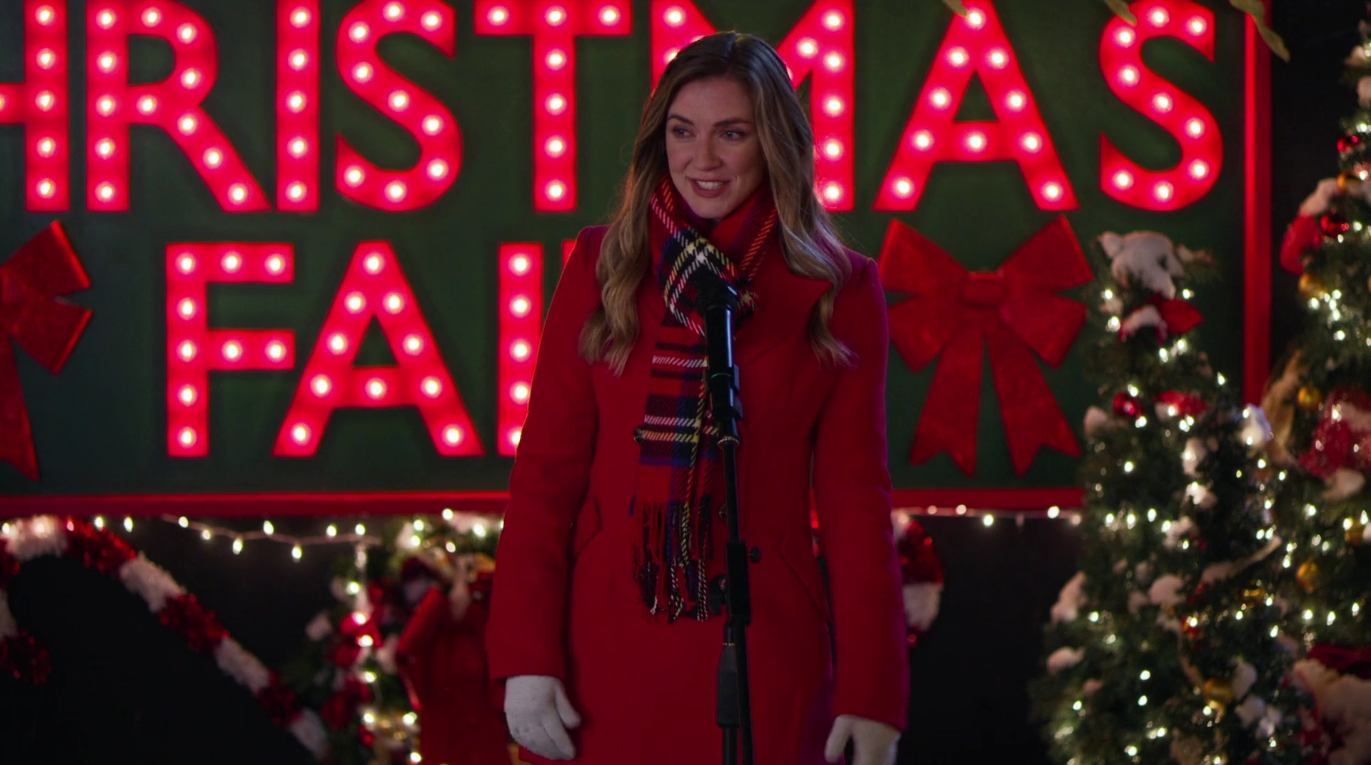 VampireDiariesWorld-dot-nl_AChristmasStar4509.jpg