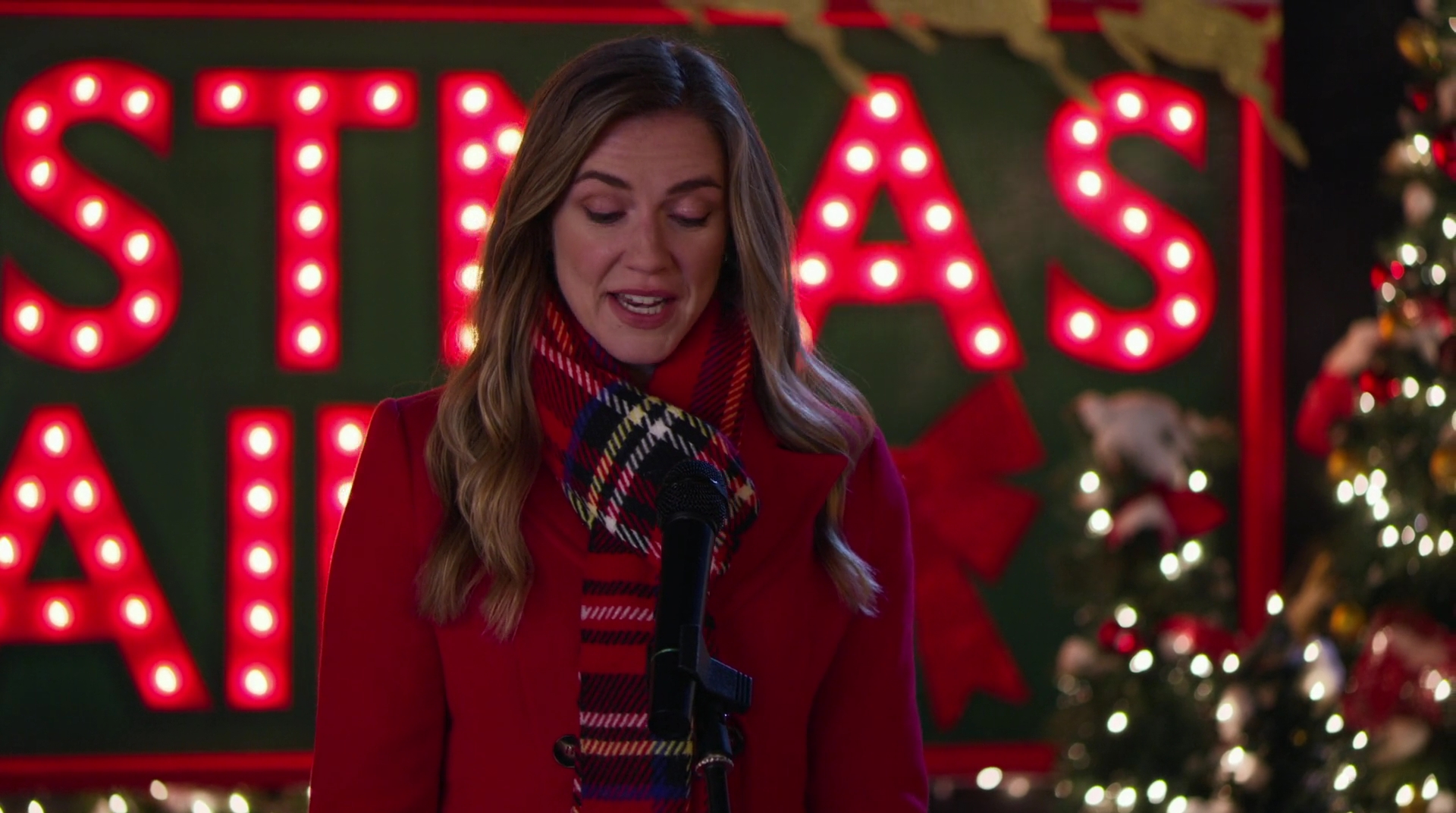 VampireDiariesWorld-dot-nl_AChristmasStar4560.jpg