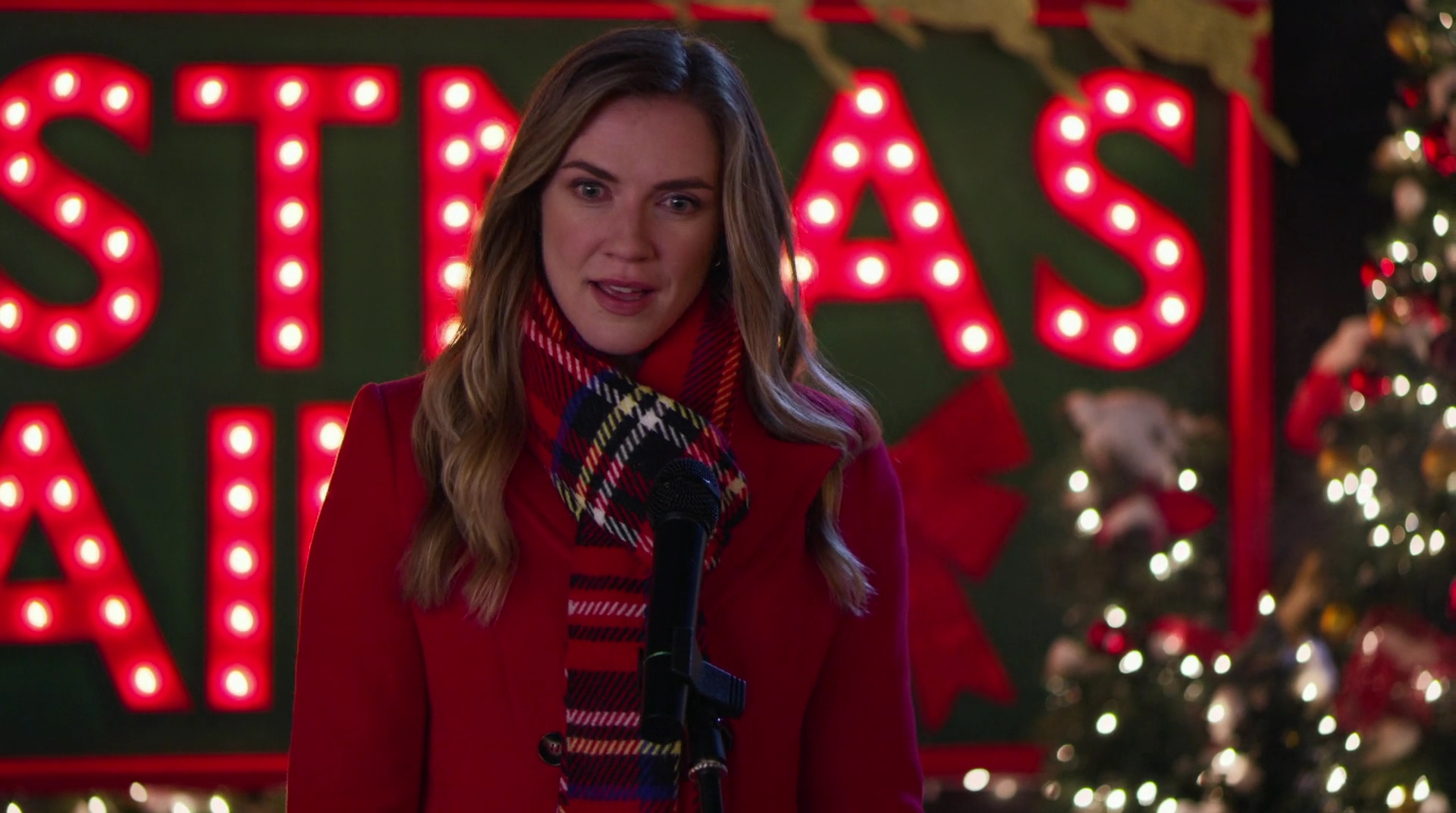 VampireDiariesWorld-dot-nl_AChristmasStar4562.jpg