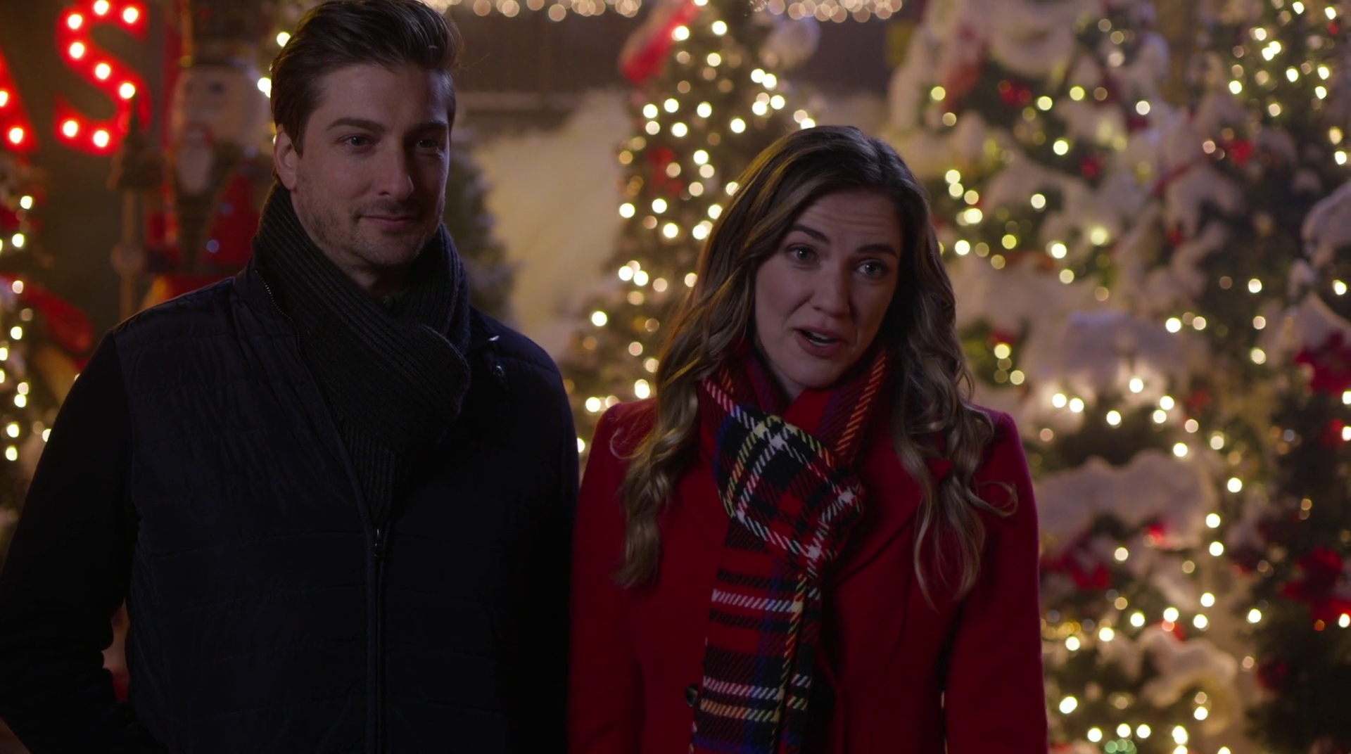 VampireDiariesWorld-dot-nl_AChristmasStar4712.jpg