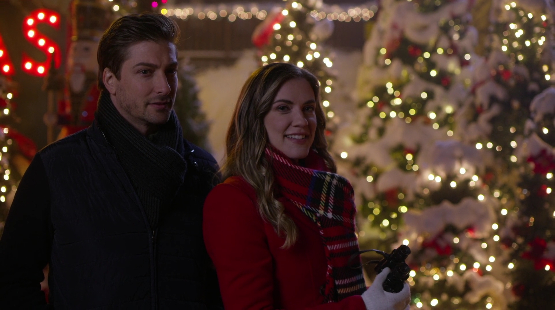 VampireDiariesWorld-dot-nl_AChristmasStar4741.jpg