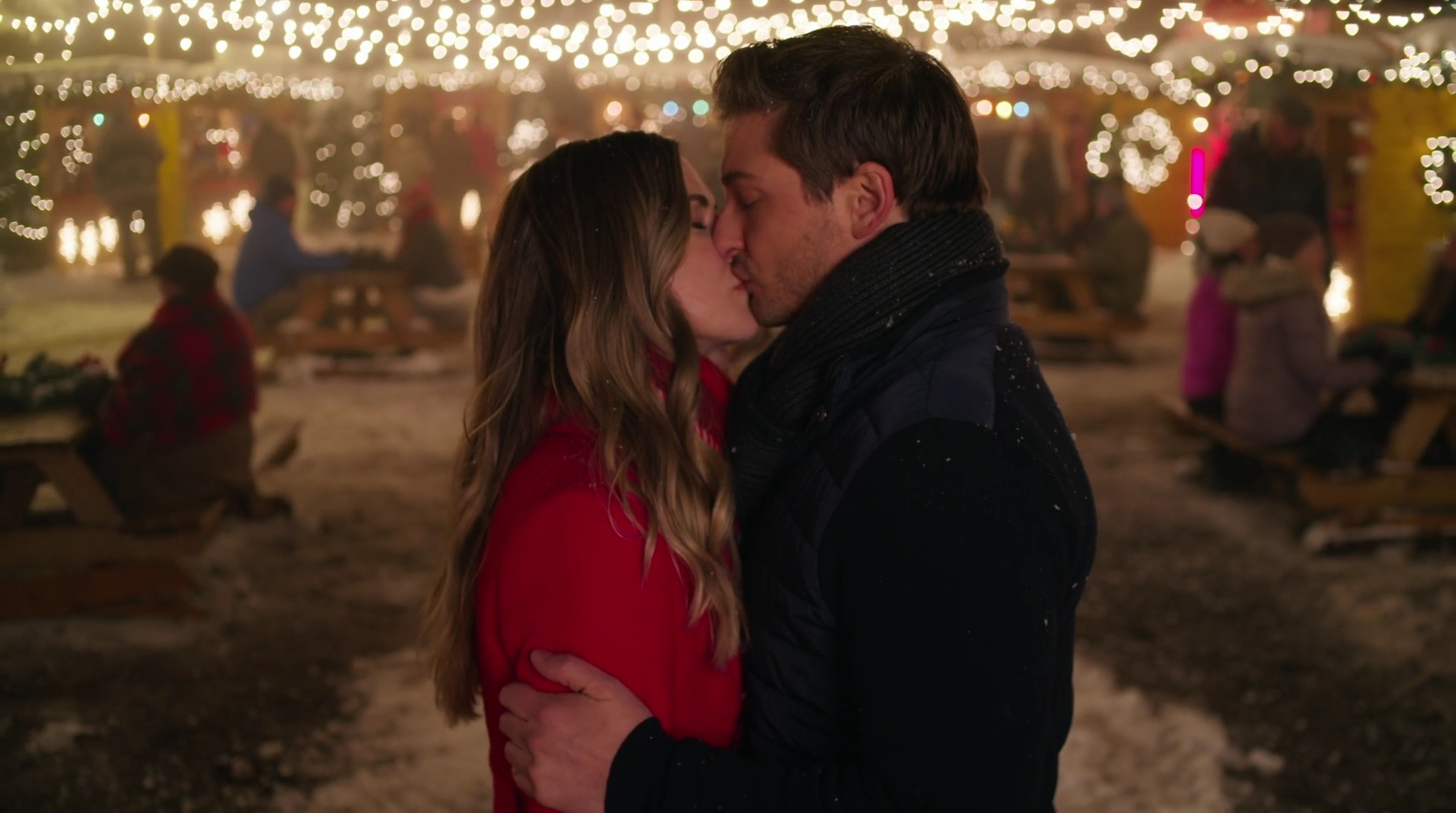 VampireDiariesWorld-dot-nl_AChristmasStar5005.jpg