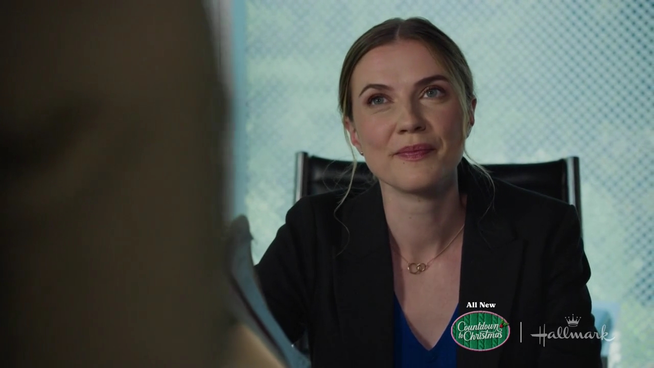vampirediariesworld-dot-nl_ChristmasAtTheGoldenDragon0418.jpg