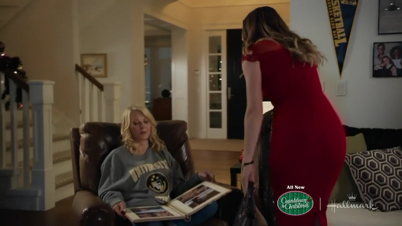 vampirediariesworld-dot-nl_ChristmasAtTheGoldenDragon2831.jpg