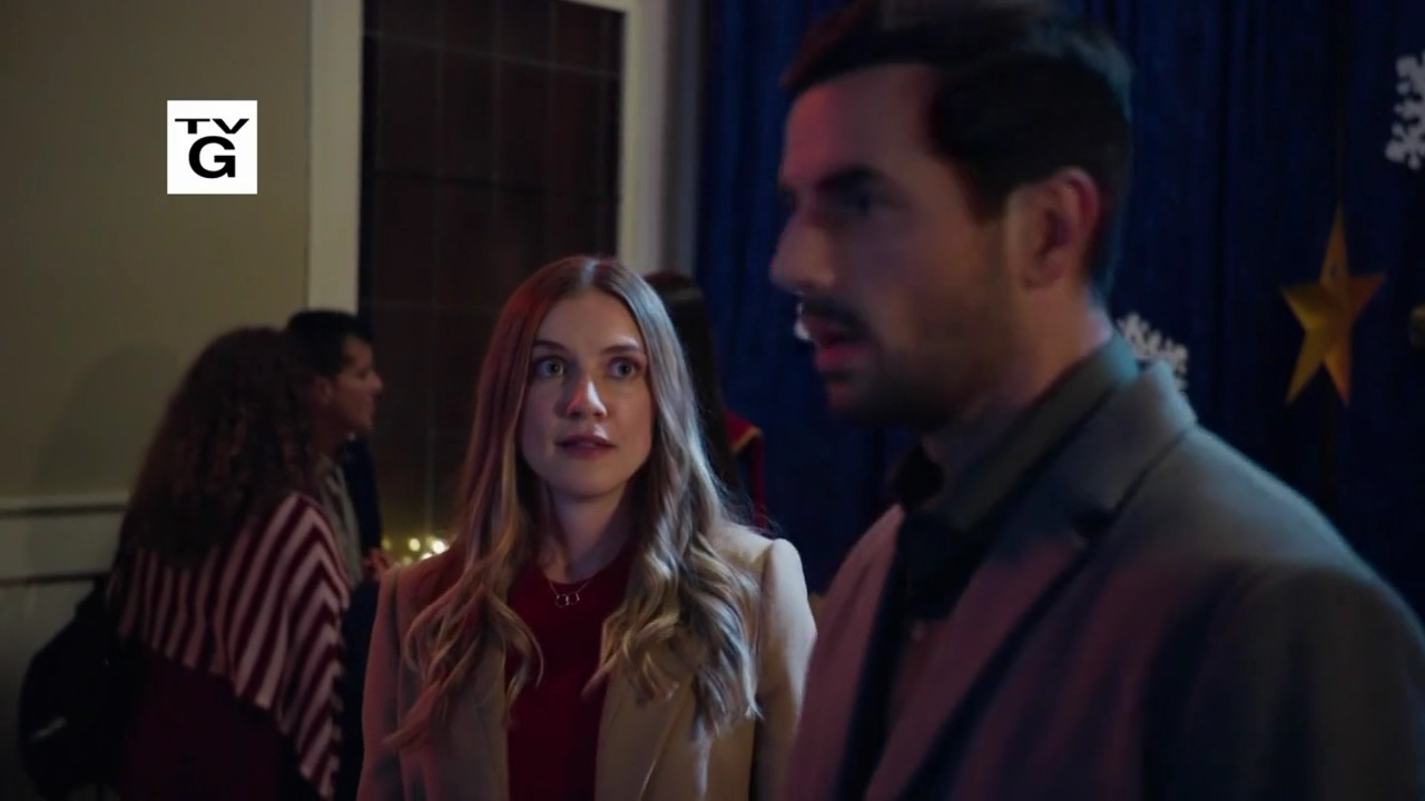 vampirediariesworld-dot-nl_ChristmasAtTheGoldenDragon3206.jpg vampirediariesworld-dot-nl_ChristmasAtTheGoldenDragon3206.jpg