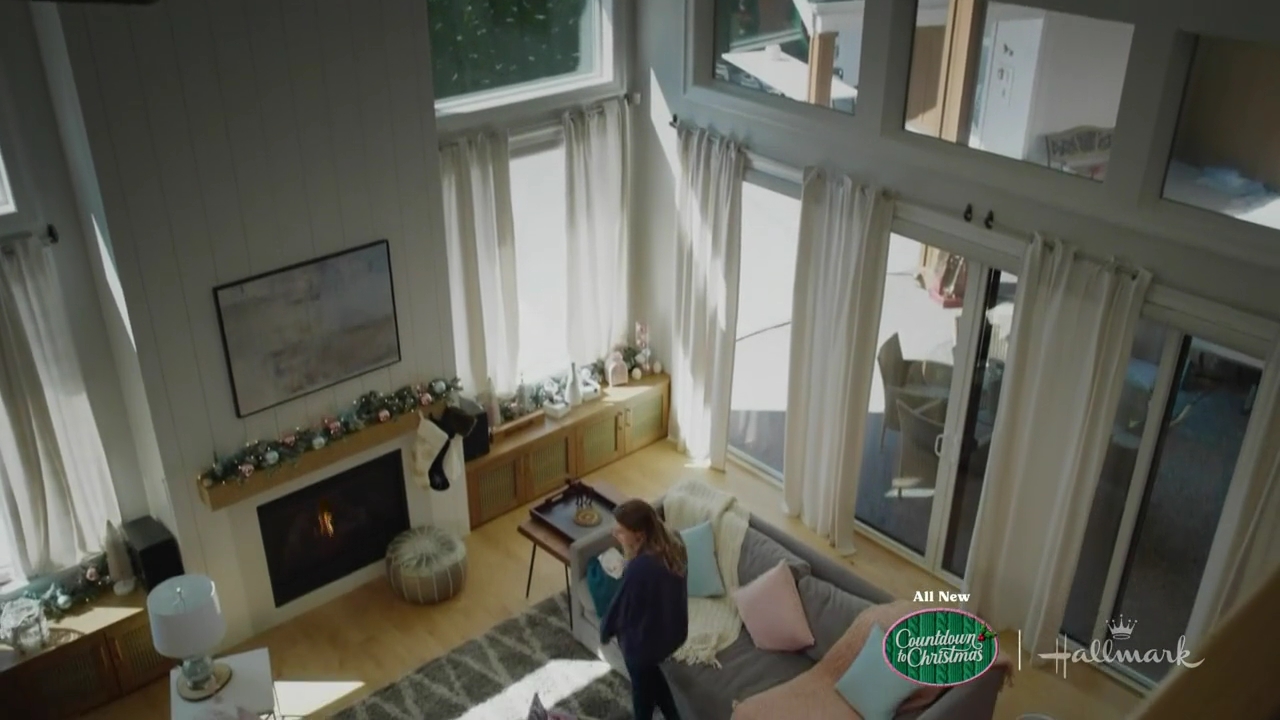 vampirediariesworld-dot-nl_ChristmasAtTheGoldenDragon3849.jpg