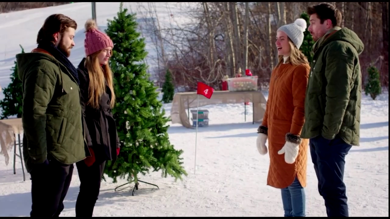 VampireDiariesWorld-CoupledUpForChristmas0968.jpg