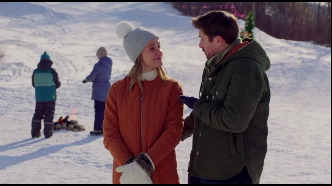 VampireDiariesWorld-CoupledUpForChristmas0972.jpg