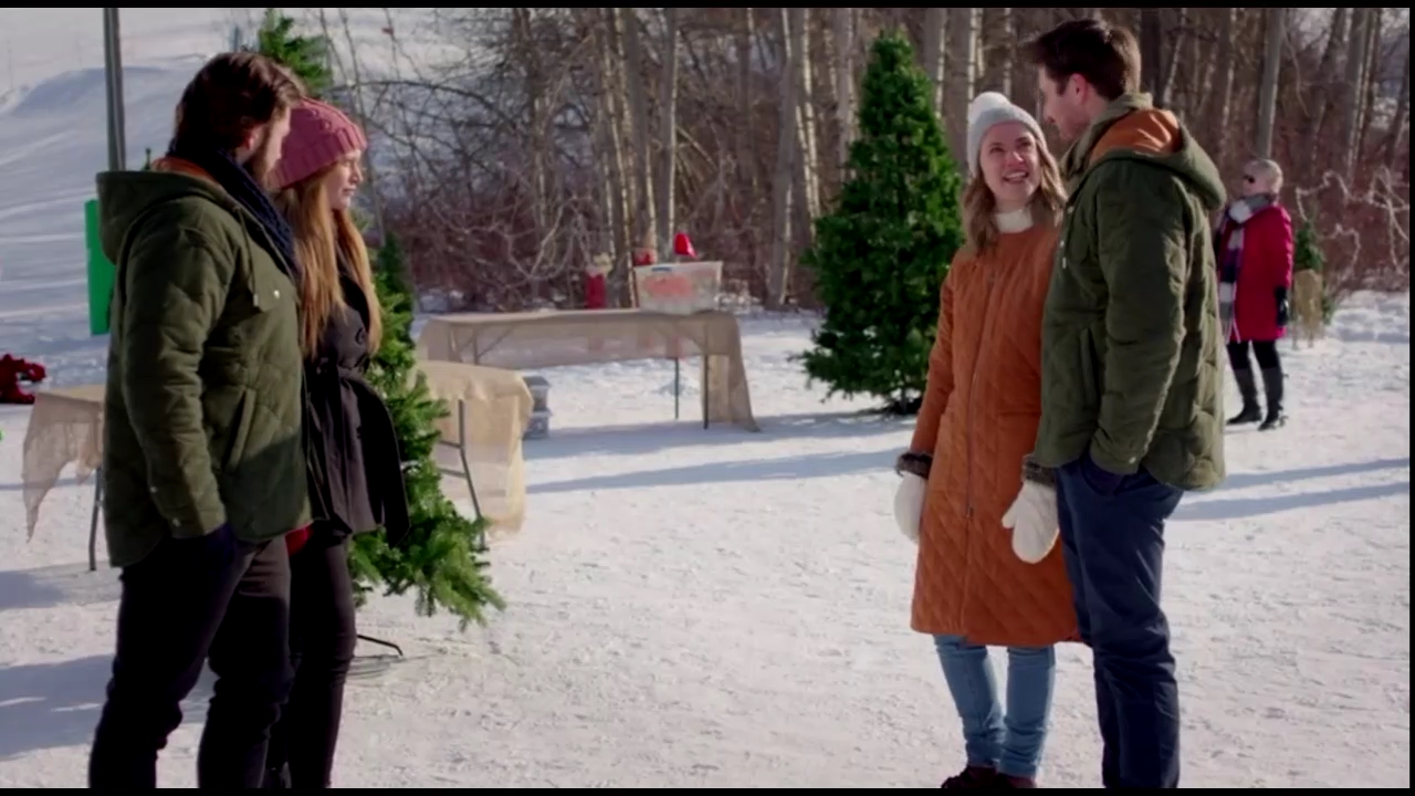VampireDiariesWorld-CoupledUpForChristmas0978.jpg