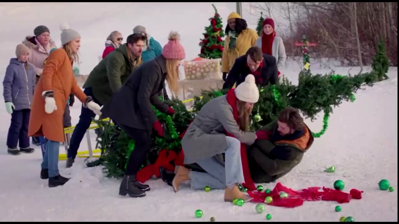 VampireDiariesWorld-CoupledUpForChristmas1214.jpg