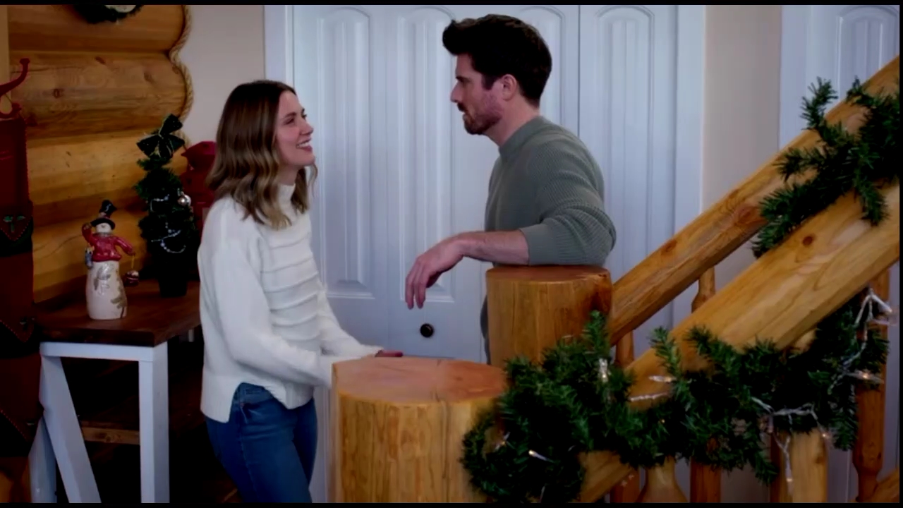 VampireDiariesWorld-CoupledUpForChristmas1527.jpg