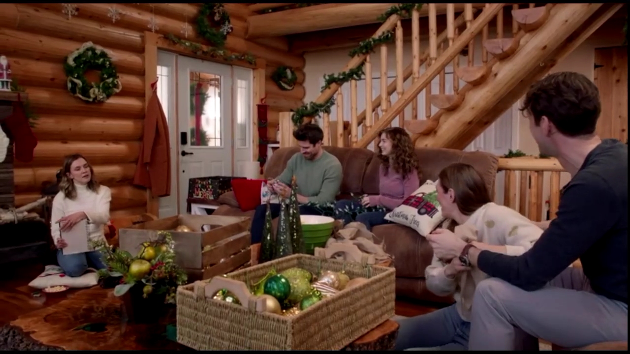 VampireDiariesWorld-CoupledUpForChristmas1577.jpg VampireDiariesWorld-CoupledUpForChristmas1577.jpg