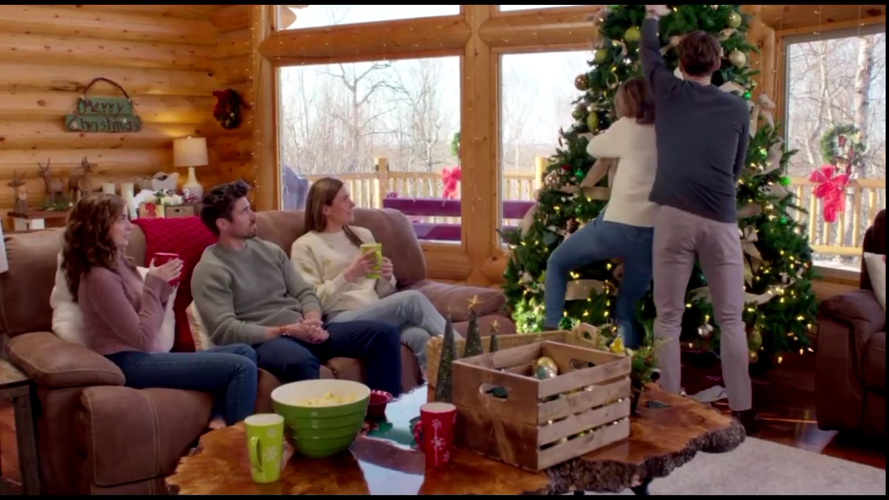 VampireDiariesWorld-CoupledUpForChristmas1661.jpg VampireDiariesWorld-CoupledUpForChristmas1661.jpg