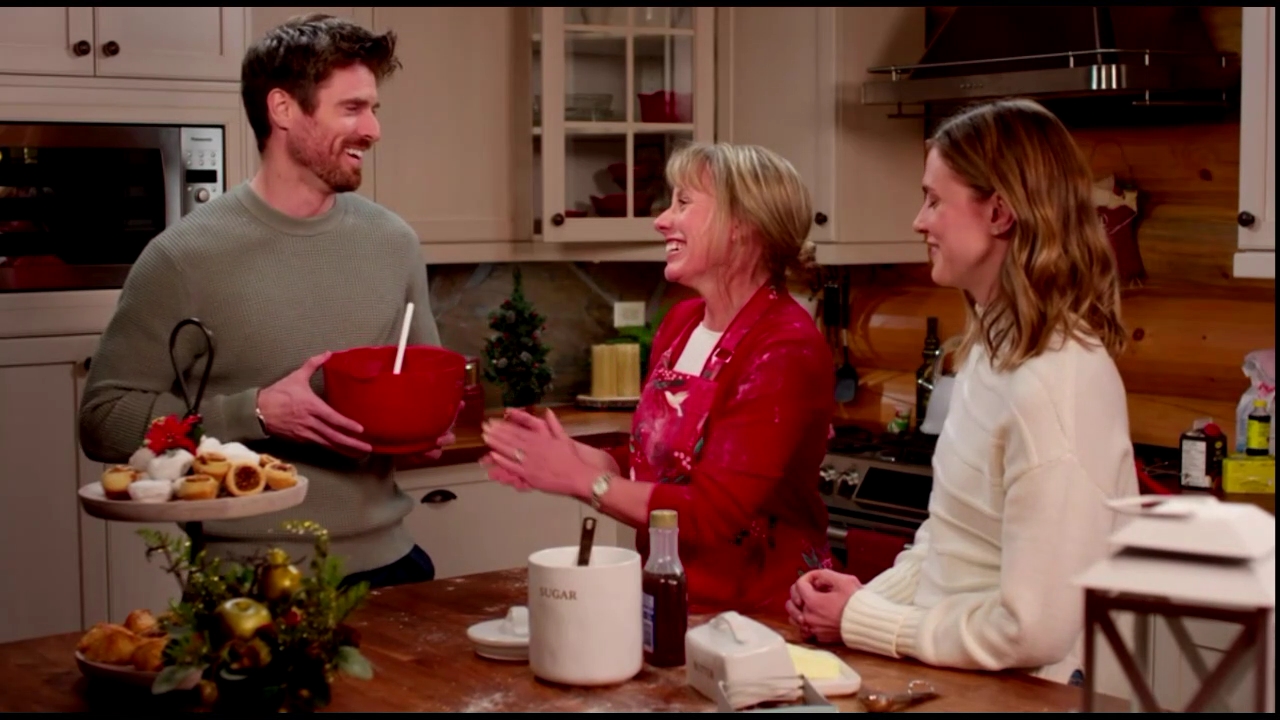 VampireDiariesWorld-CoupledUpForChristmas2205.jpg VampireDiariesWorld-CoupledUpForChristmas2205.jpg