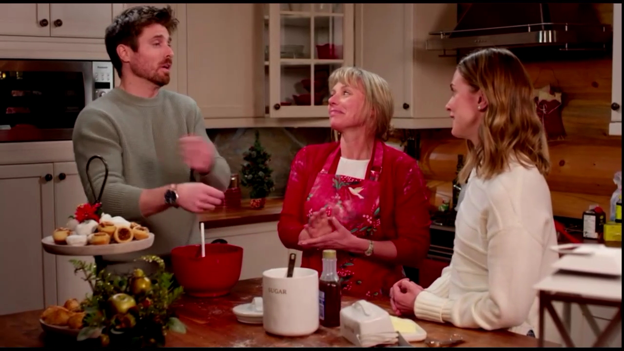 VampireDiariesWorld-CoupledUpForChristmas2208.jpg VampireDiariesWorld-CoupledUpForChristmas2208.jpg