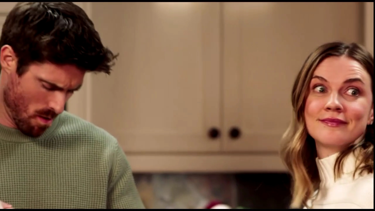 VampireDiariesWorld-CoupledUpForChristmas2223.jpg VampireDiariesWorld-CoupledUpForChristmas2223.jpg