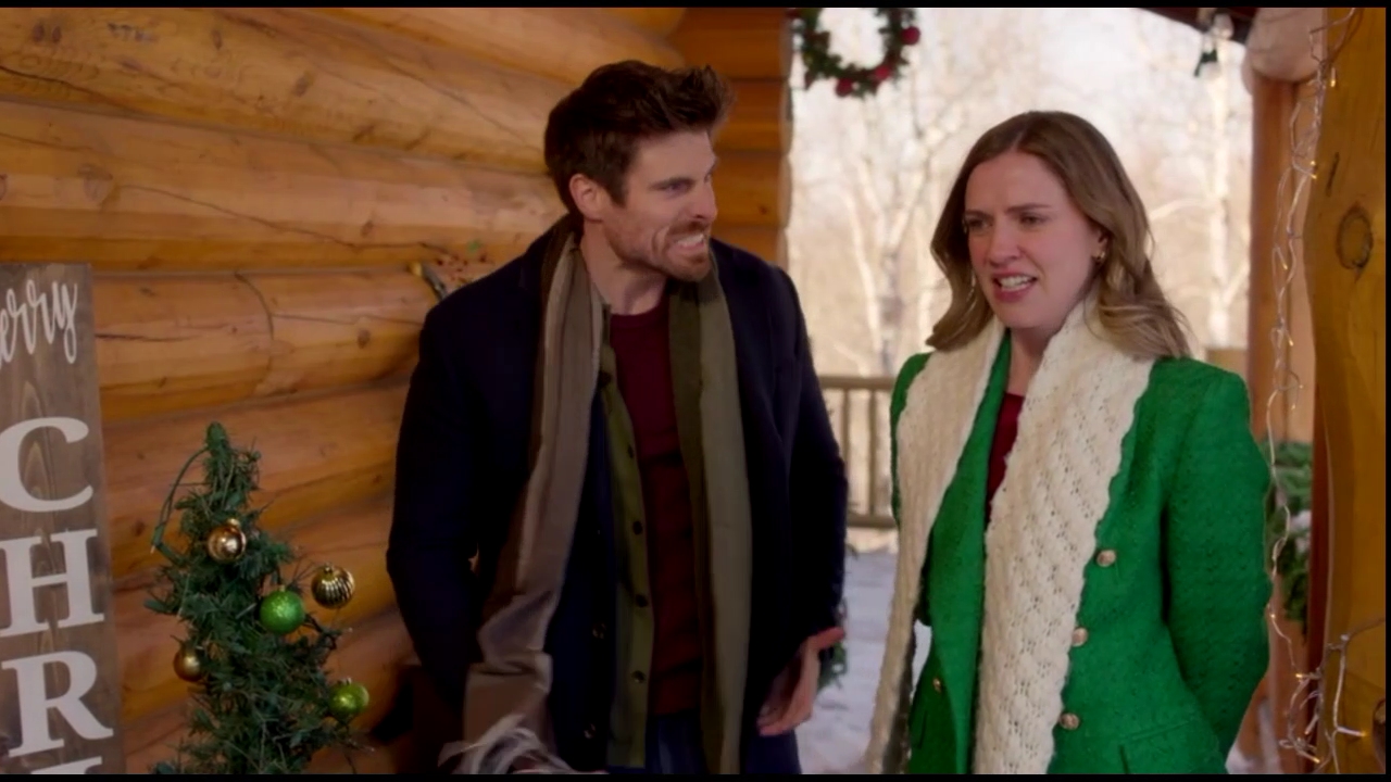 VampireDiariesWorld-CoupledUpForChristmas2778.jpg