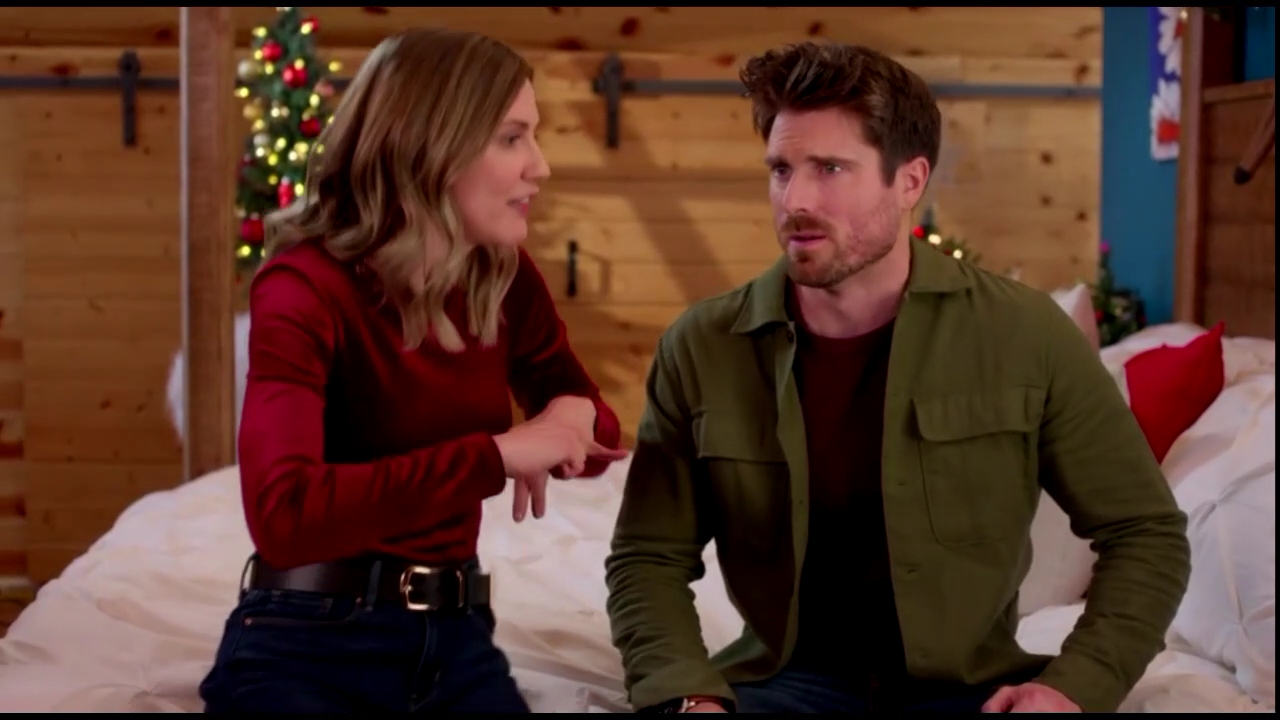 VampireDiariesWorld-CoupledUpForChristmas2790.jpg