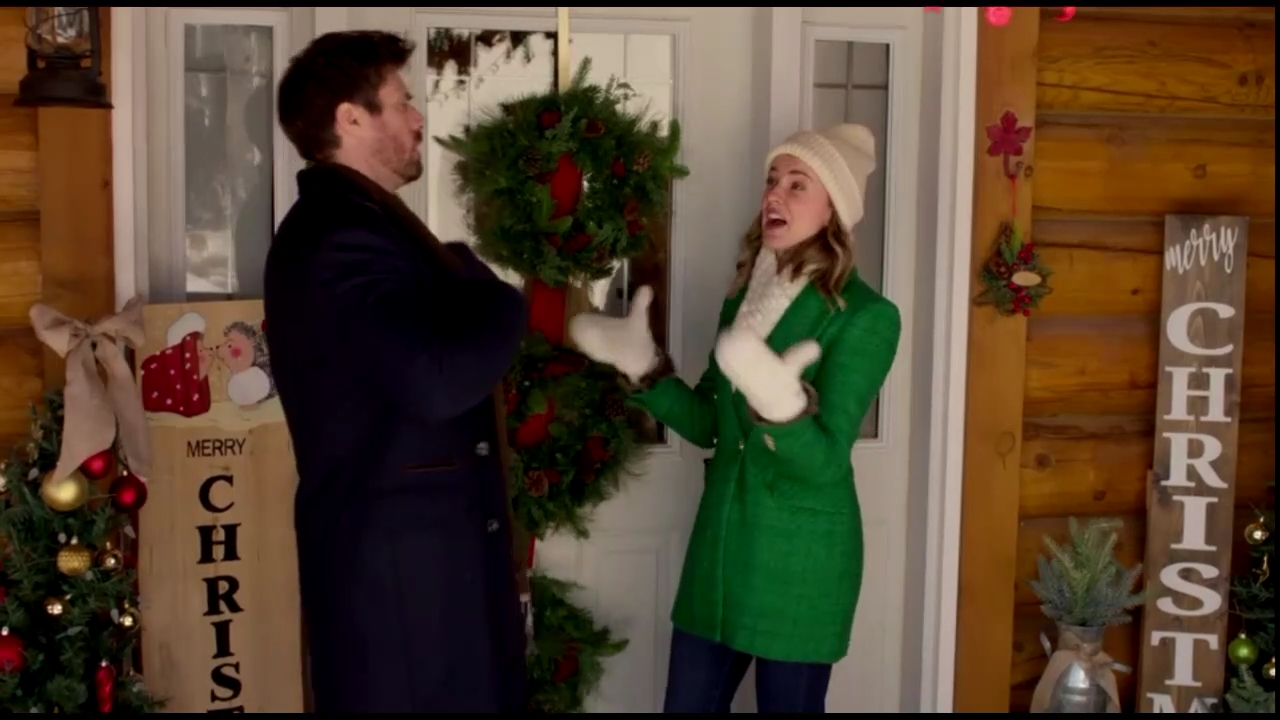 VampireDiariesWorld-CoupledUpForChristmas2825.jpg