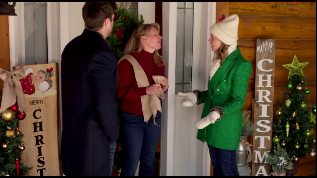 VampireDiariesWorld-CoupledUpForChristmas2844.jpg