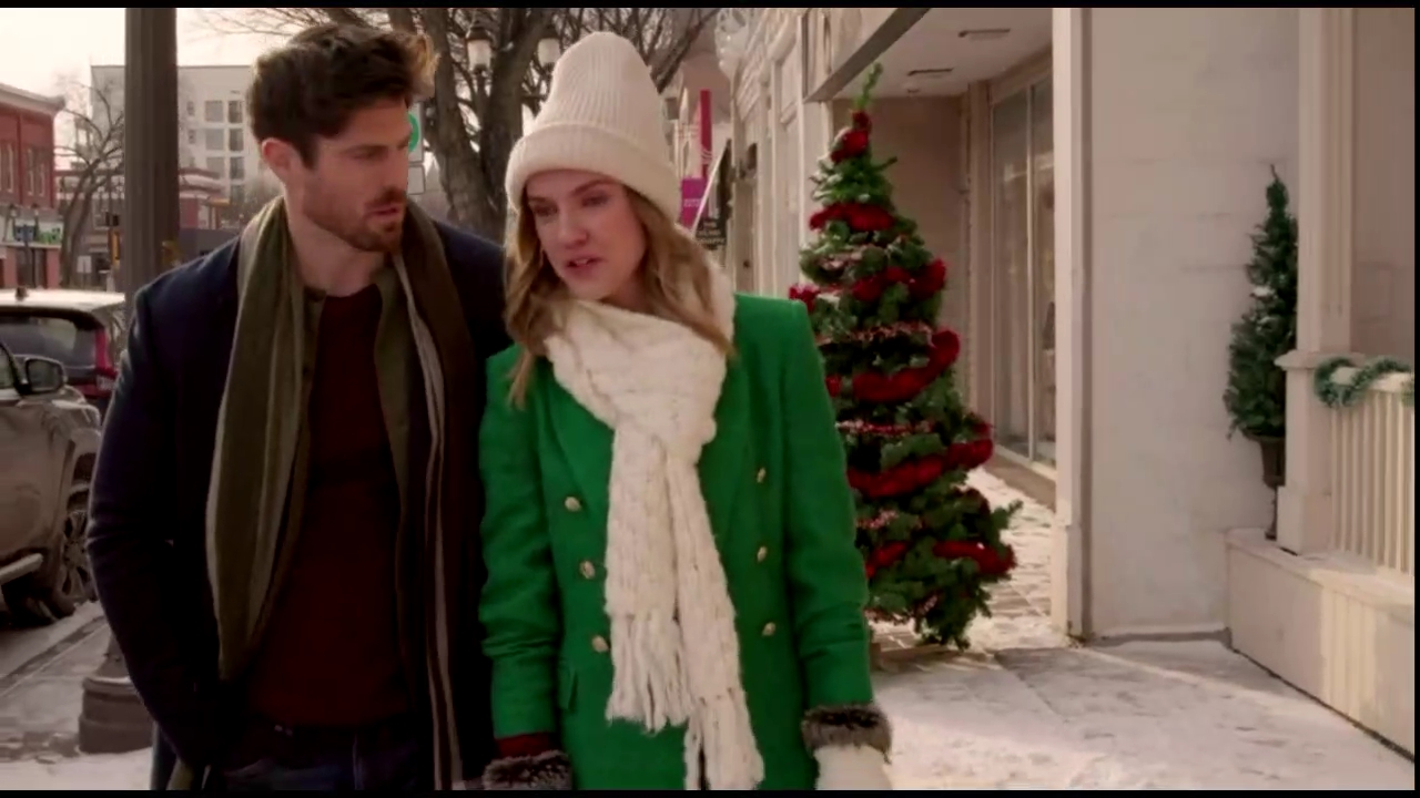 VampireDiariesWorld-CoupledUpForChristmas2944.jpg