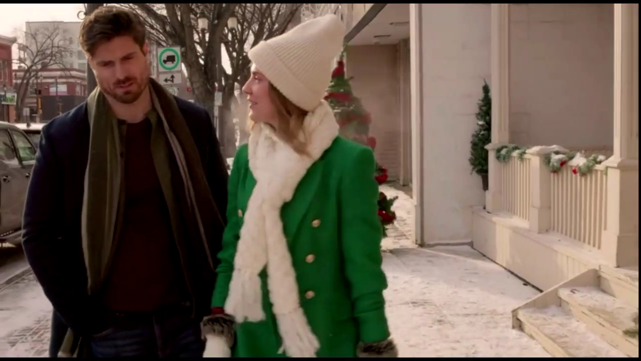 VampireDiariesWorld-CoupledUpForChristmas2947.jpg