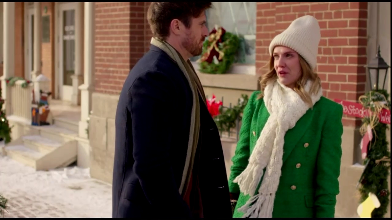 VampireDiariesWorld-CoupledUpForChristmas2964.jpg