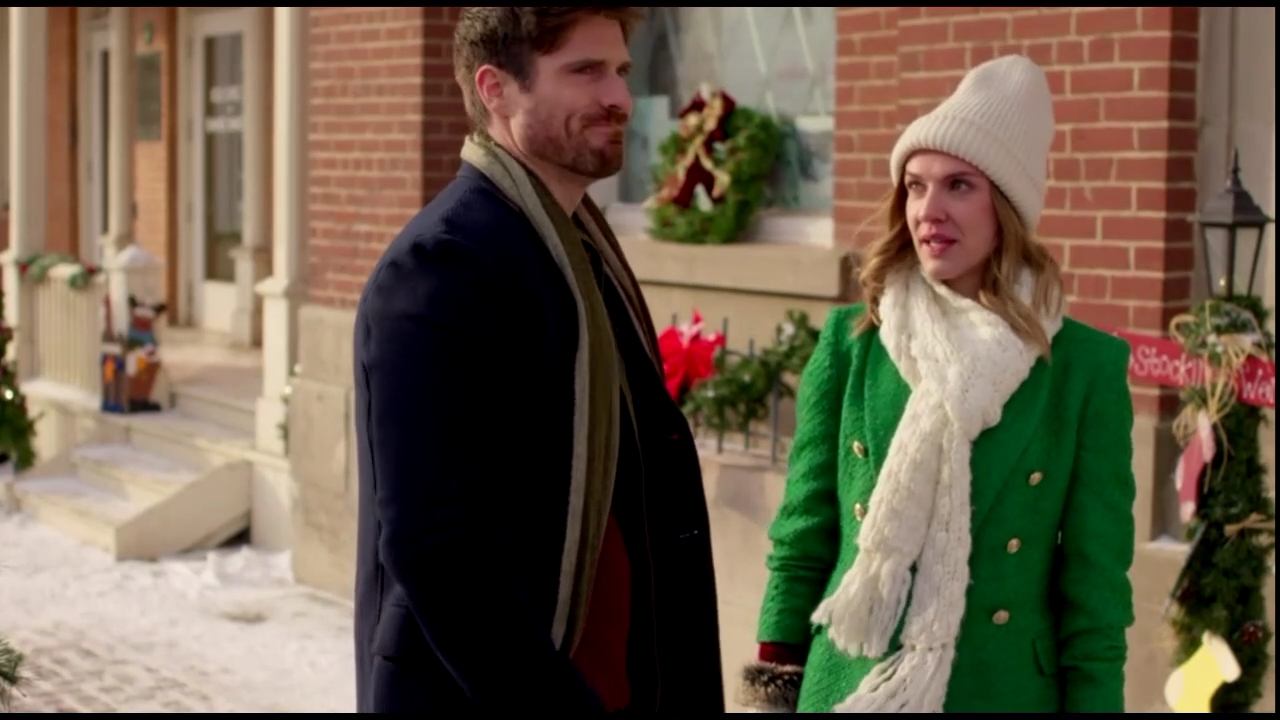 VampireDiariesWorld-CoupledUpForChristmas2965.jpg