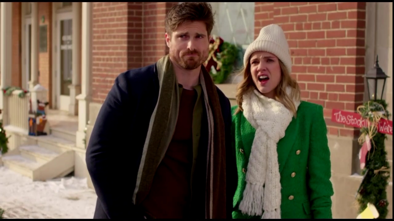 VampireDiariesWorld-CoupledUpForChristmas2982.jpg