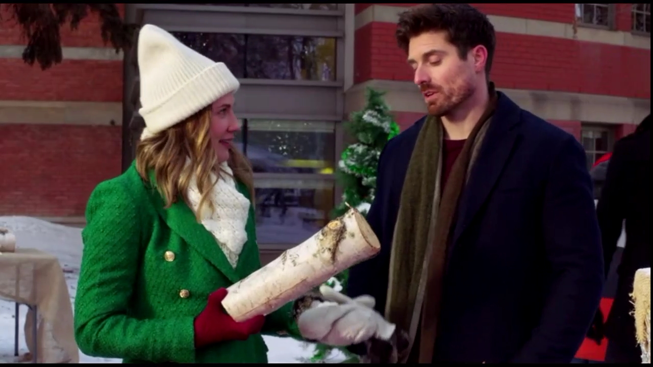 VampireDiariesWorld-CoupledUpForChristmas3253.jpg