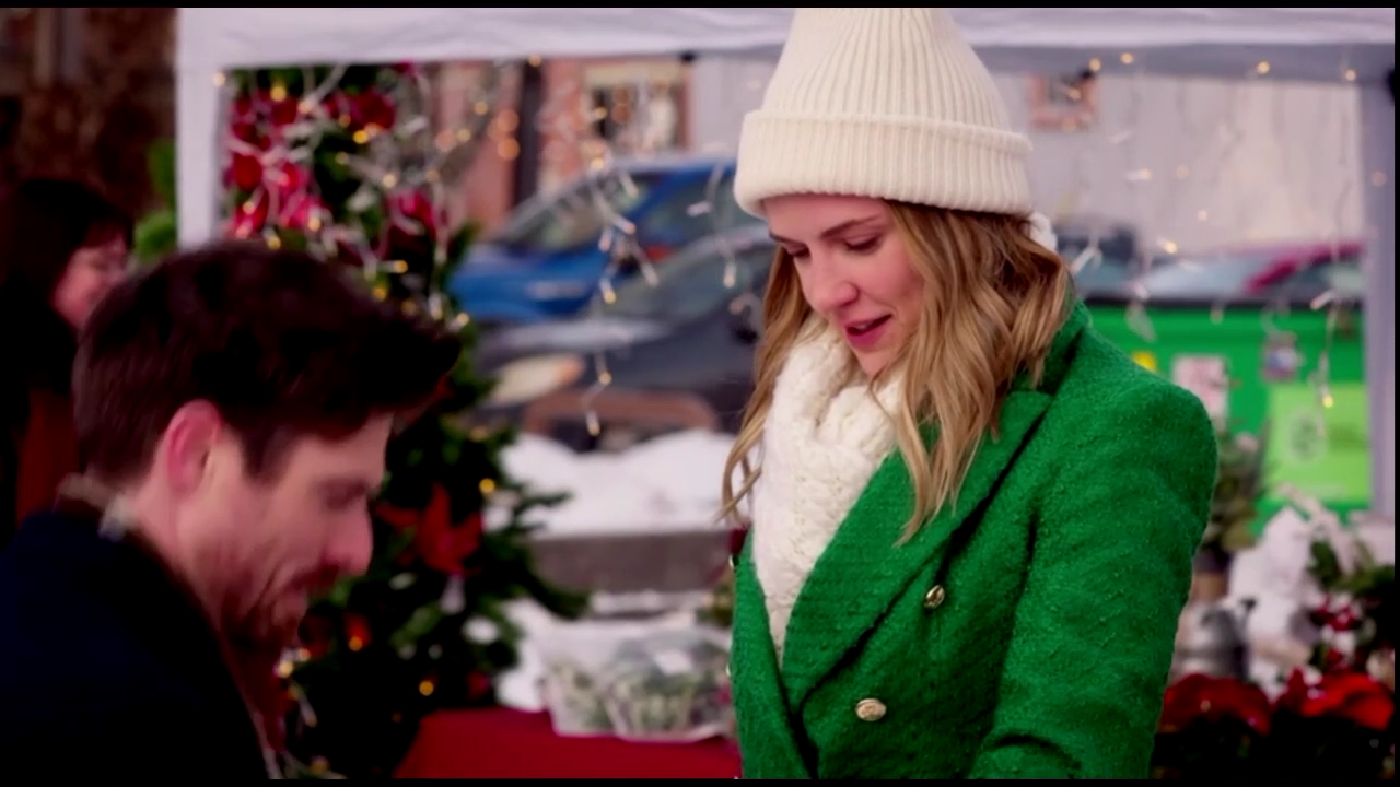 VampireDiariesWorld-CoupledUpForChristmas3386.jpg