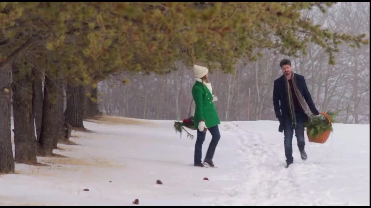 VampireDiariesWorld-CoupledUpForChristmas3416.jpg