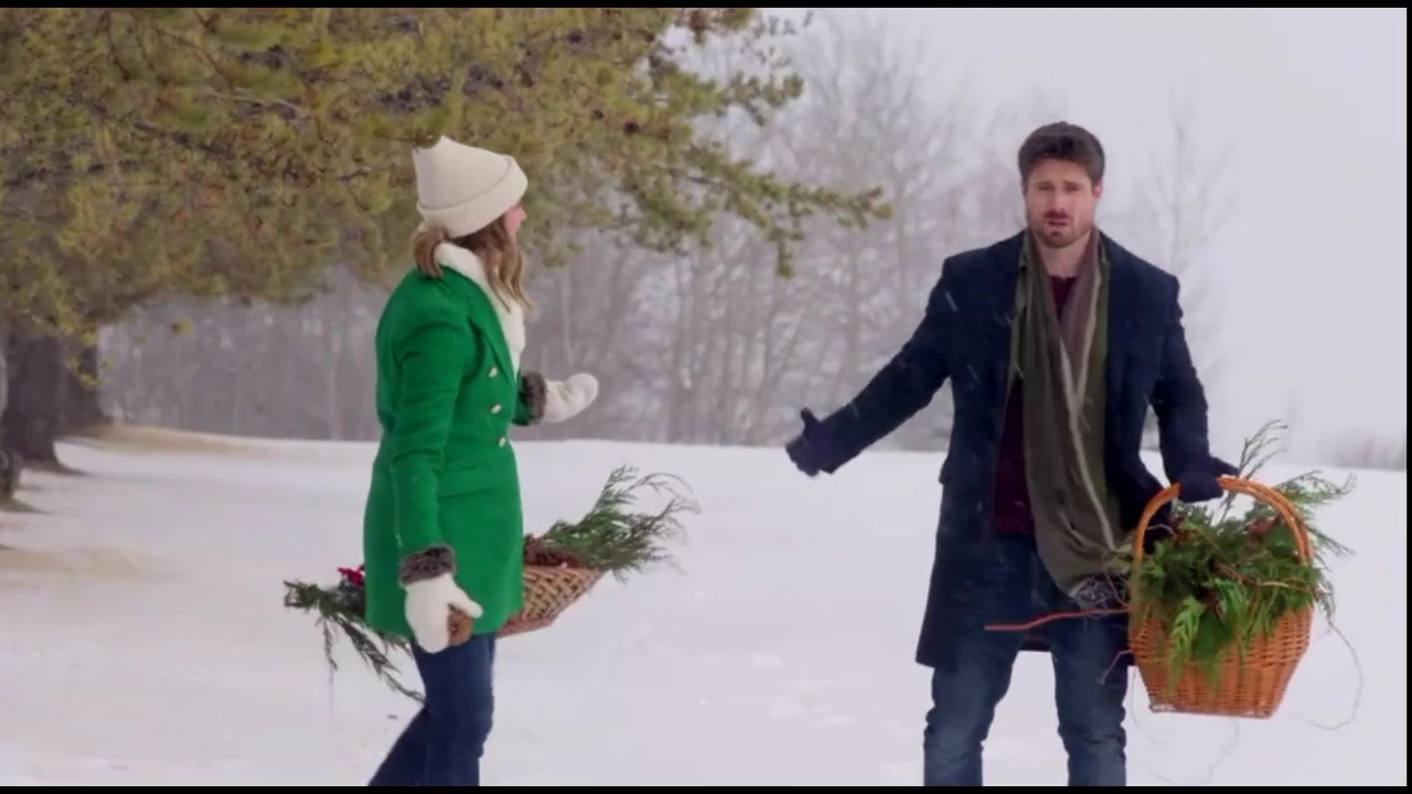 VampireDiariesWorld-CoupledUpForChristmas3540.jpg