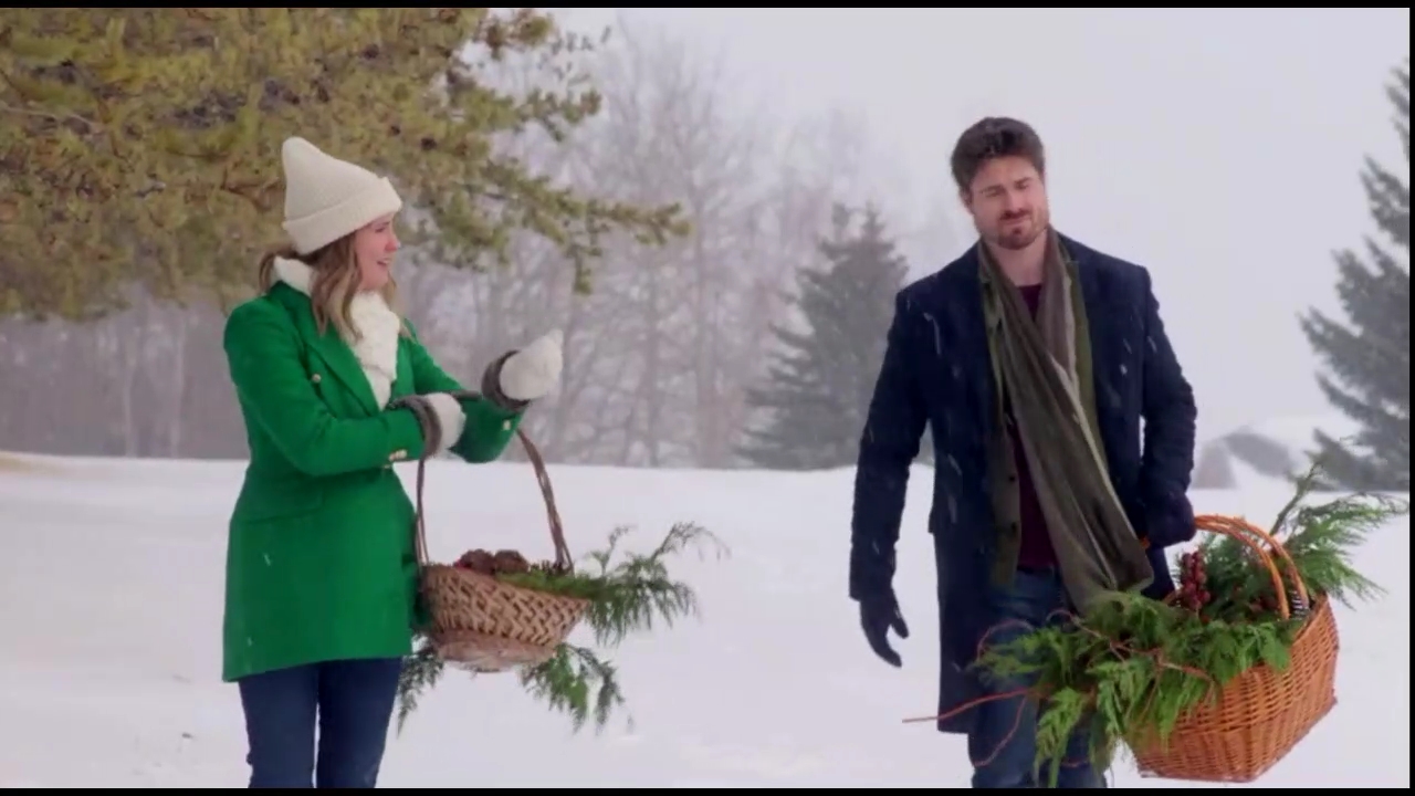 VampireDiariesWorld-CoupledUpForChristmas3543.jpg